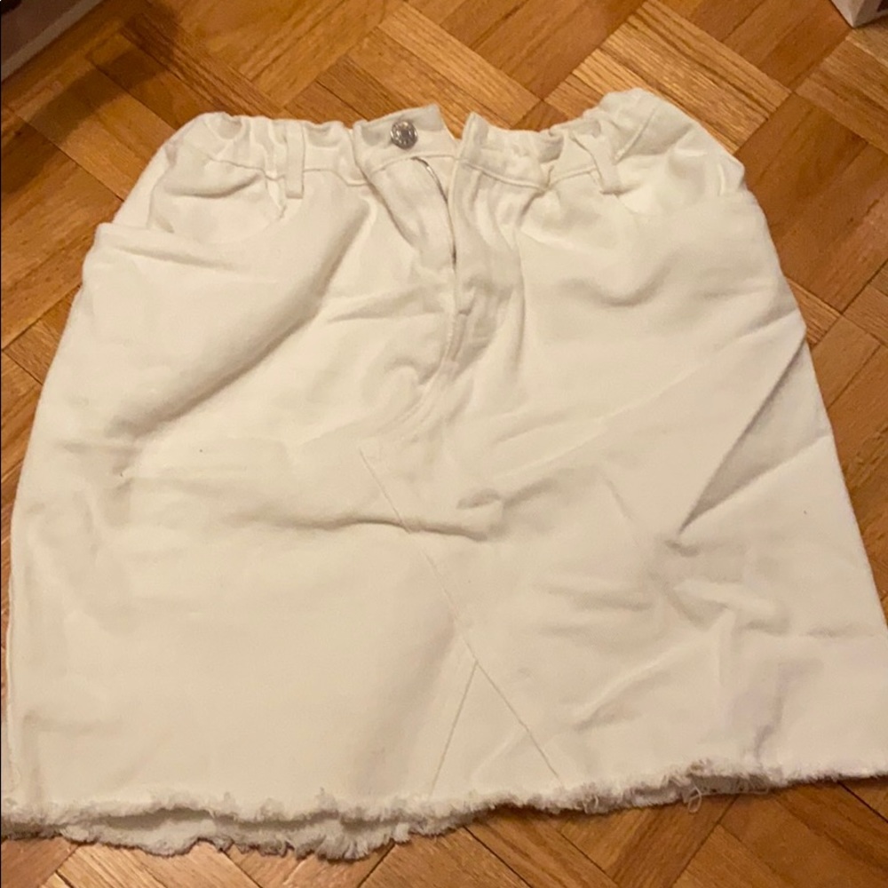 White denim skirt